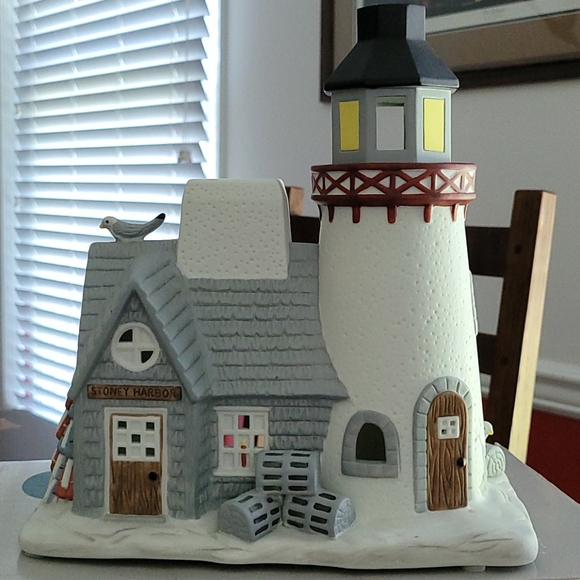 Tealight holder